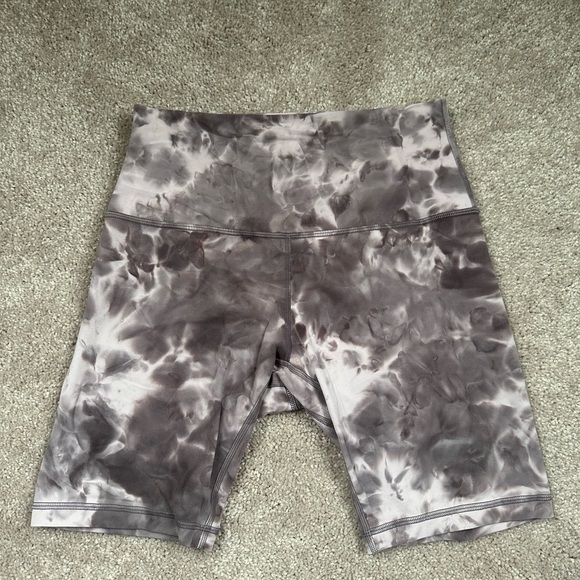 lululemon athletica Pants - lululemon athletica Gray Tie-Dye Bike Shorts